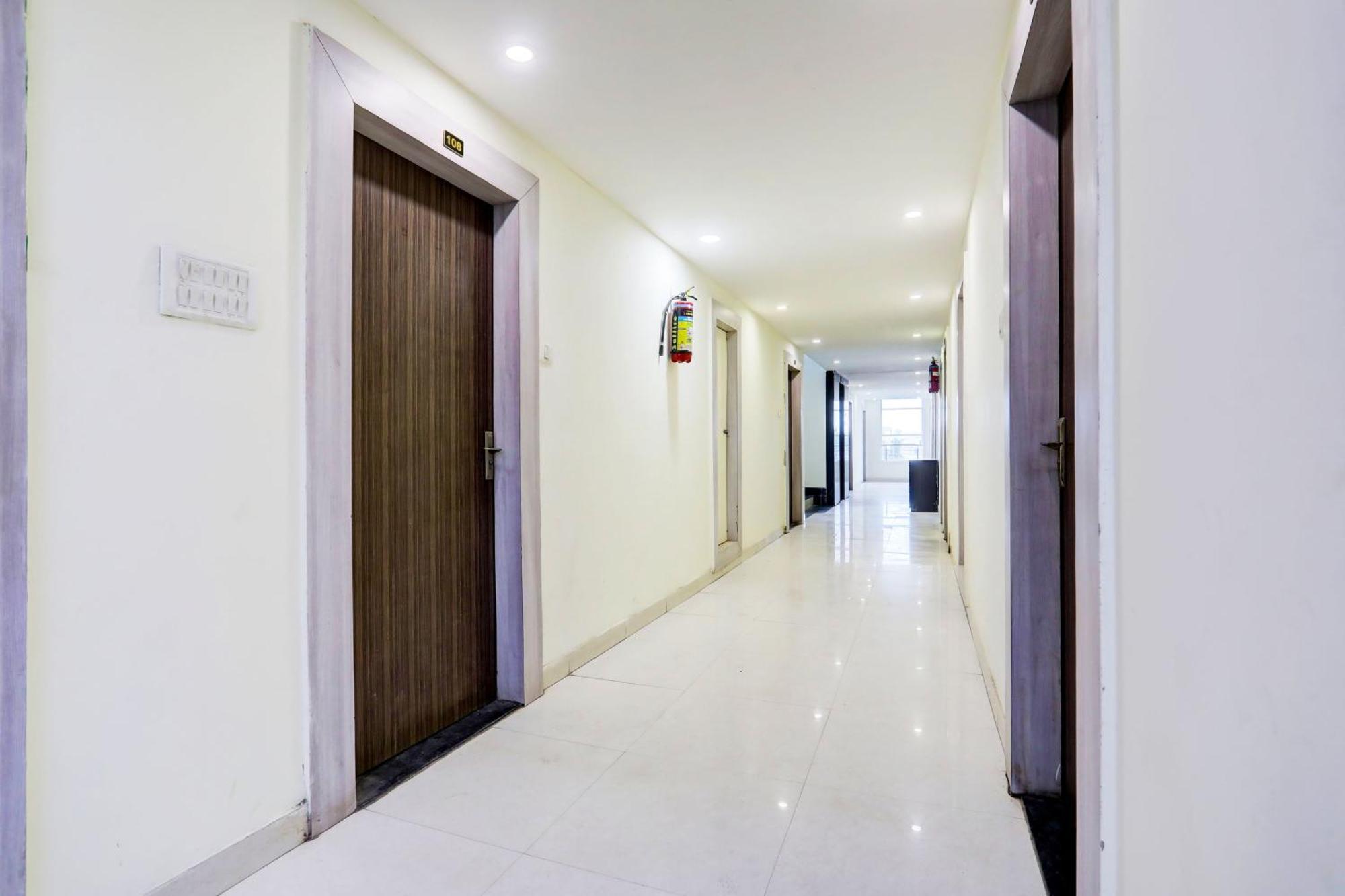 Super Townhouse Hoshangabad Road Near Aashima Mall Samarda Kaliāsot Екстериор снимка